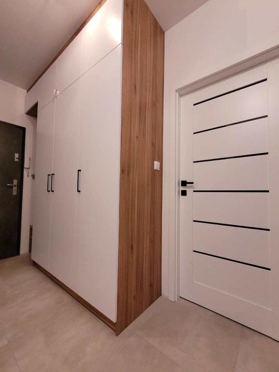 Apartament Lilla 2 옐레니아구라 외부 사진